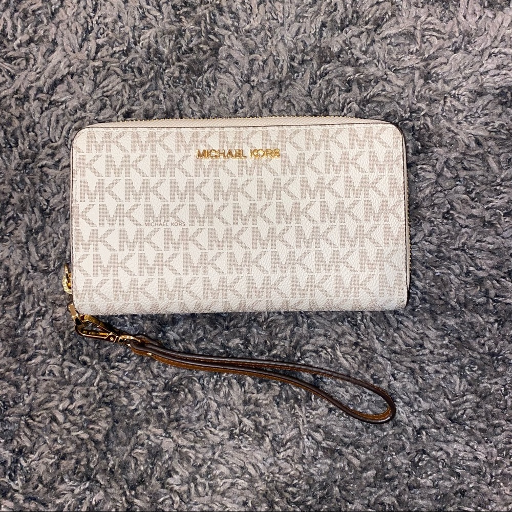 Michael Kors Jet Set Travel Logo Quarter-Zip Wallet